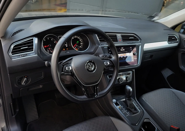 Volkswagen Tiguan cena 109999 przebieg: 48560, rok produkcji 2019 z Lesko małe 326